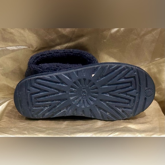 Uggs - Picture 5 of 6